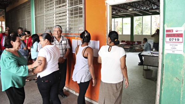 Sin incidentes, Libre escoge en internas a sus autoridades partidarias