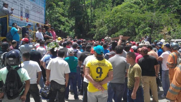 Mineros hondureños protestan ante supuesto cierre de mina de El Mochito  