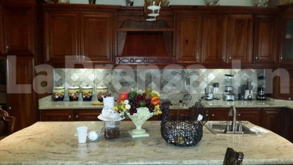 Aseguran mansión al dueño de autolote New Orleans en San Pedro Sula