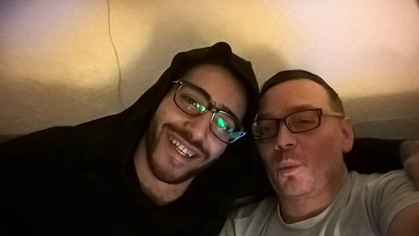 La 'decepción' de una pareja gay al alojar a 24 refugiados musulmánes 