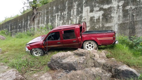 Maestro jubilado cae en una hondonada en Santa Bárbara