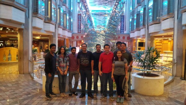 En crucero llevan a becarios hondureños de Puerto Rico a Miami