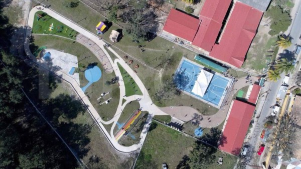 Juan Orlando inaugura el parque número 49 en Honduras
