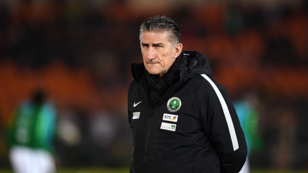 ¡No estará en el Mundial! Arabia Saudita despidió al entrenador Edgardo Bauza