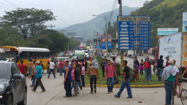 Desalojan a conductores de rapiditos de peaje en San Pedro Sula