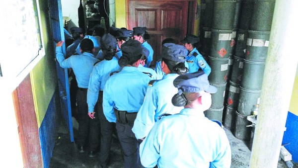 Despedidos otros 71 policías, entre ellos 43 subinspectores