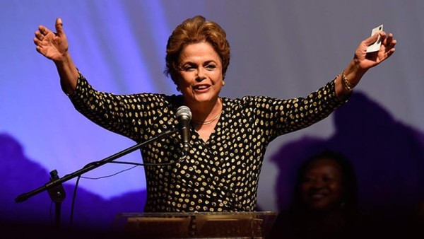 Rousseff disuelve su Gobierno tras ser separada del cargo por el Senado