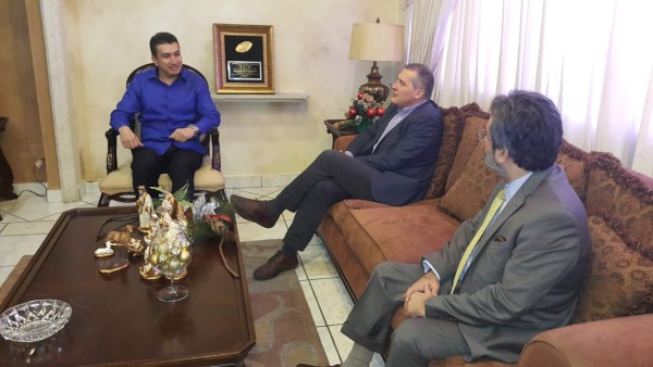 Fiscal de la Maccih se acerca al presidente de la Corte