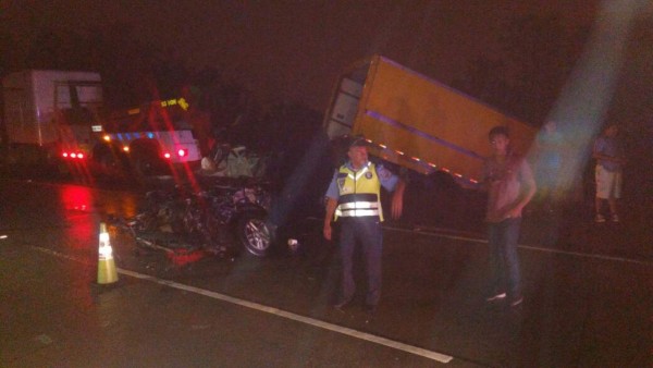 Camión embiste camioneta en autopista hacia El Progreso, Yoro