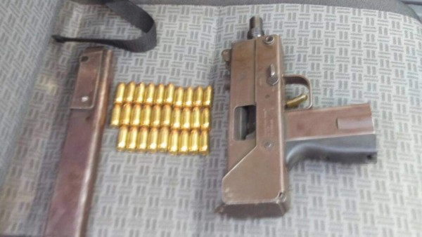 Detienen a hombre con tres armas de fuego
