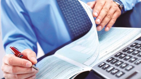 Capacitan en contabilidad a funcionarios públicos