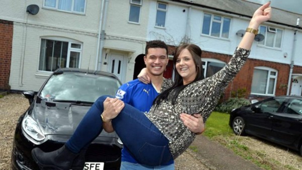 Aficionado del Leicester apostó al título y ganó carro, casa y vacaciones