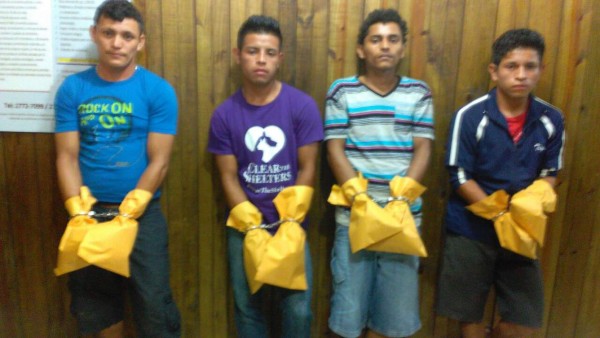 Asesinan a madre e hija y les dejan letrero en La Ceiba