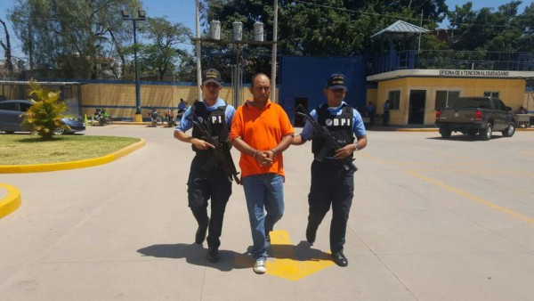 Policía lo captura por la muerte de una persona