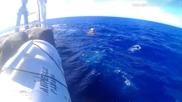 Joven indonesio sobrevivió 49 días a la deriva en una cabaña flotante