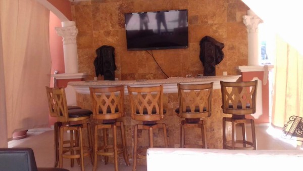 Casas de lujo y tiendas aseguran a esposas de exdirectivos del Colegio de Abogados