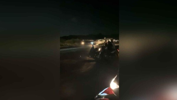 Video: Avioneta en Utila despega gracias a luces de varias motocicletas