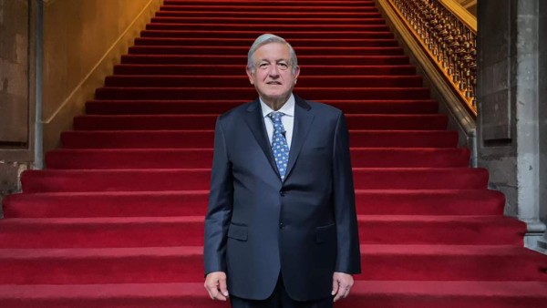 López Obrador se recupera del covid 19 y reaparece en público