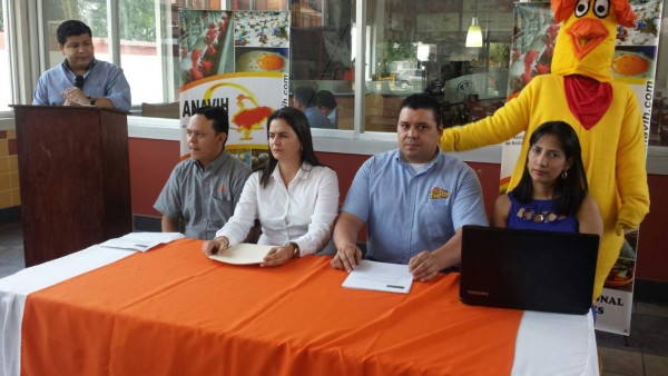 Avicultores celebrarán el Día Mundial del Huevo