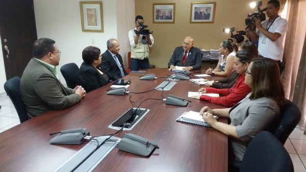 Depuradores conocen avance del TSC en investigación a policías