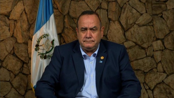 Presidente de Guatemala da positivo a prueba de coronavirus