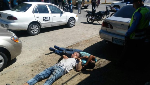 Capturan infraganti a dos presuntos asaltantes en San Pedro Sula