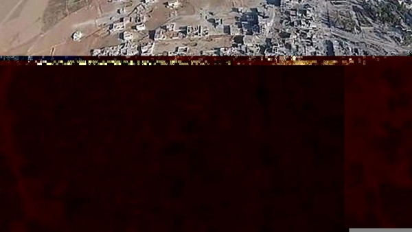 En las imágenes también se puede observar a los yihadistas con lanzacohetes y otras armas de grueso calibre combatiendo en las calles de la ciudad que ha quedado desolada. Foto YouTube.