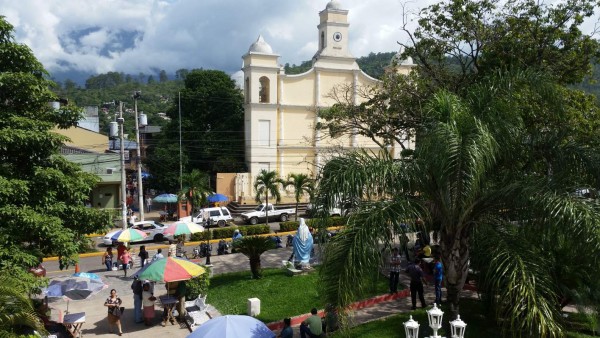 ‘Pateplumas’ celebran 13 días de alegre feria patronal