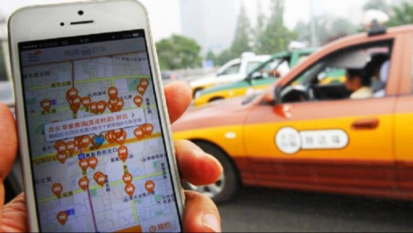 Pidió taxi con su amante y el chofer era su marido