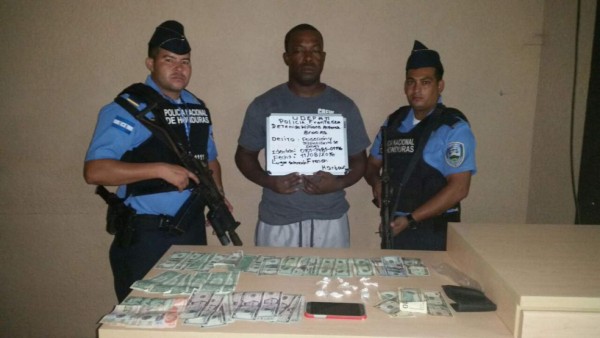 Honduras hace la guerra a vendedores de droga en Roatán