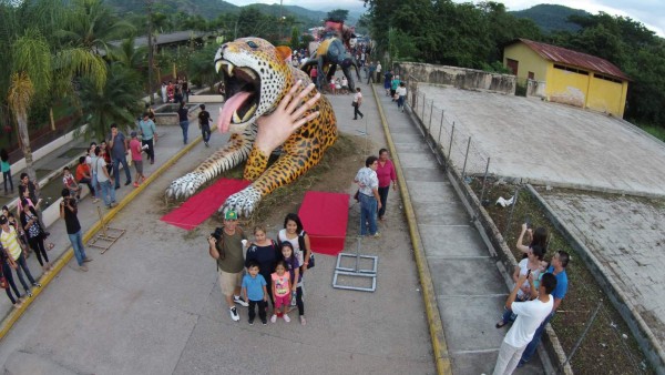 Trinidad ardió de entusiasmo con sus chimeneas