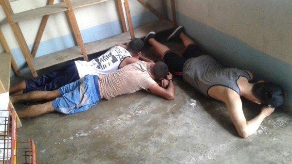 Detienen a tres jóvenes con armas y drogas en colonia sampedrana
