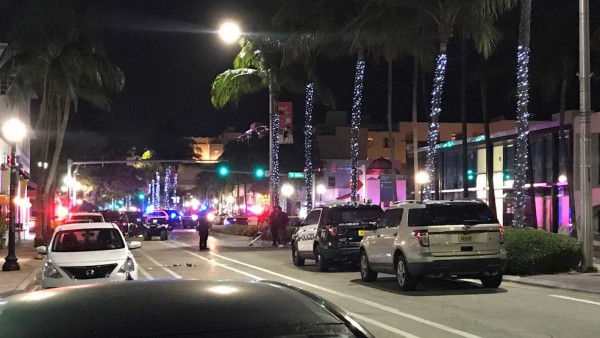 Tiroteo en calle turística de Miami Beach deja tres heridos