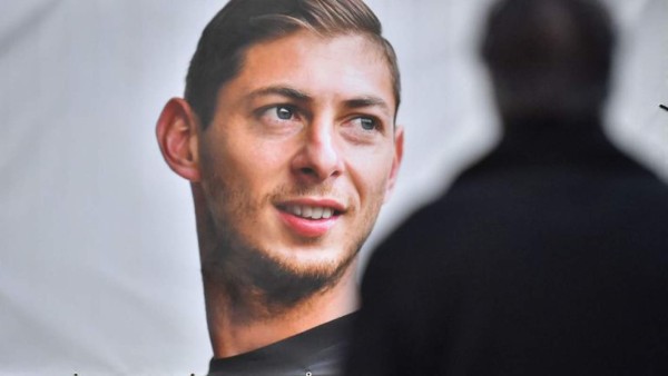 Piloto que llevaba a Emiliano Sala era daltónico y no tenía licencia para volar de noche