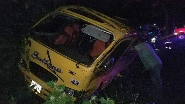 Al menos 15 personas heridas deja aparatoso accidente en Copán