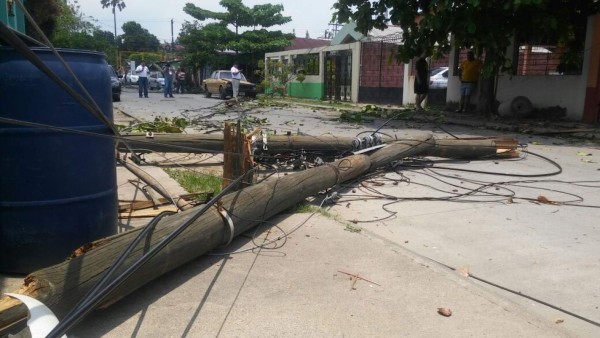 Rastra se lleva cables de energía y deja a oscuras parte de la Satélite