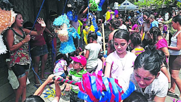 Fiesta sorpresa para niños de los bordos