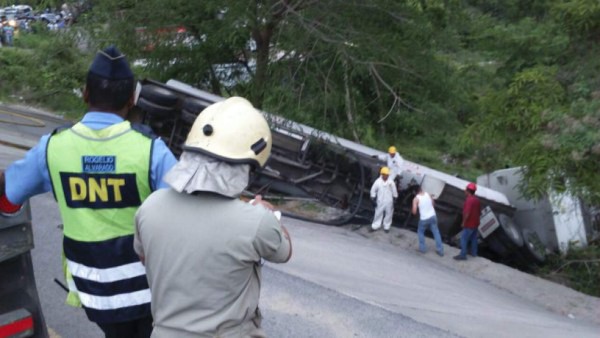Un muerto y varios heridos dejan accidentes en salidas de Tegucigalpa