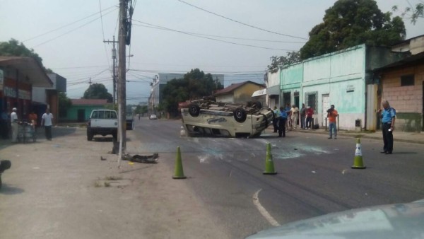 Rapidito vuelca en el barrio Medina de San Pedro Sula &nbsp;&nbsp;