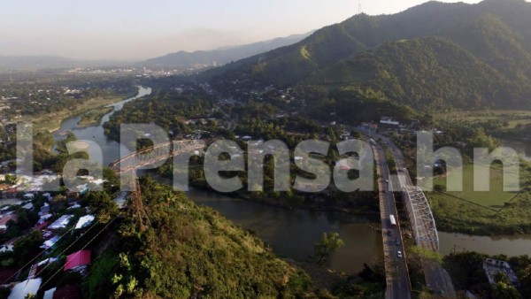 El río divide los municipios de San Pedro Sula y Villanueva.