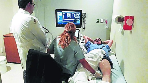 En México fue operado el expresidente Mel Zelaya