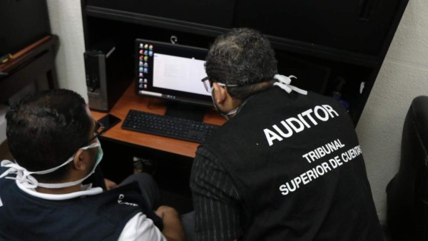 Autoridades de Banasupro reciben a personal del TSC