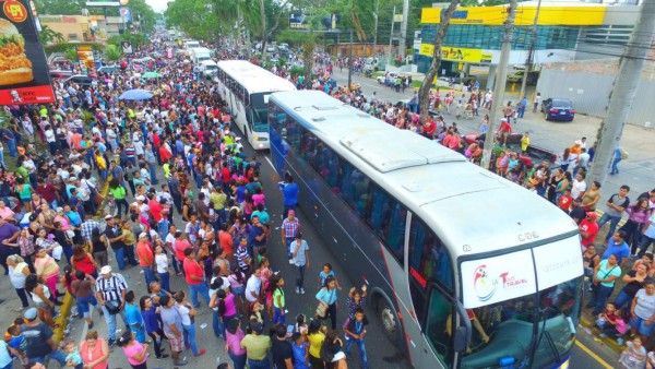 Fotos del ambiente en la feria juniana de San Pedro Sula