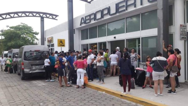 Cierre de Toncontín deja varados a viajeros en Roatán