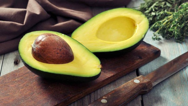 El mejor truco para madurar tus aguacates en 10 minutos o menos