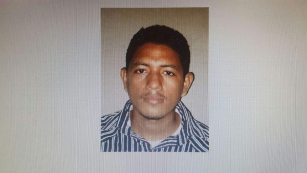 Señalan a general de Policía en crímenes de clase dos y sus hijos