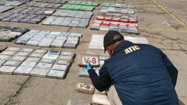 Incineran casi tres toneladas de cocaína valorada en 37 millones de dólares