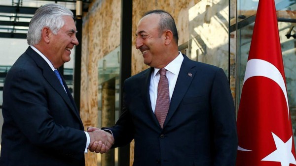 Tillerson viaja a Kuwait para intentar resolver la crisis del Golfo