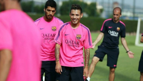 El Barça se entrena sin Luis Enrique, pero ante mirada de Carles Puyol