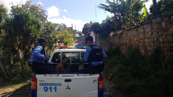 Hombre mata a machetazos a tres amigos en Corquín, Copán